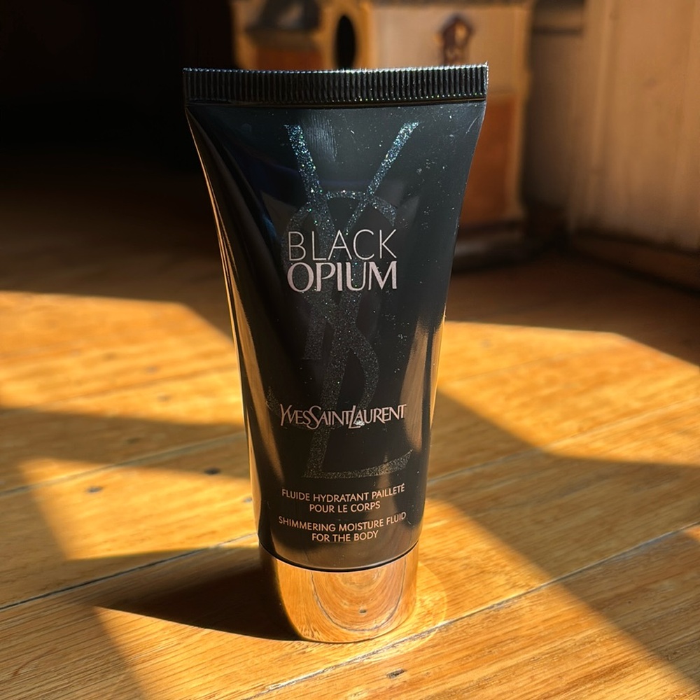 Yves Saint Laurent Black Opium Shimmering Body Lotion